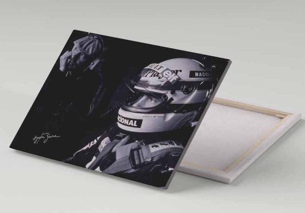 Cuadro 30x40 Ayrton Senna en Cockpit Con Casco Blanco y Negro